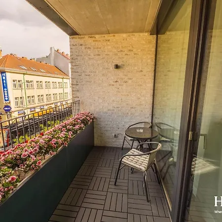 Appartement With Private Parking - Balcony - Center