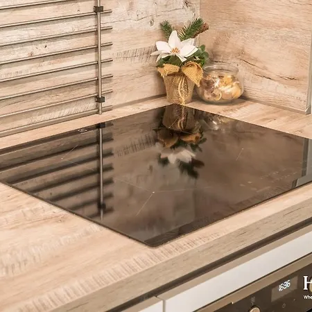 Appartement With Private Parking - Balcony - Center