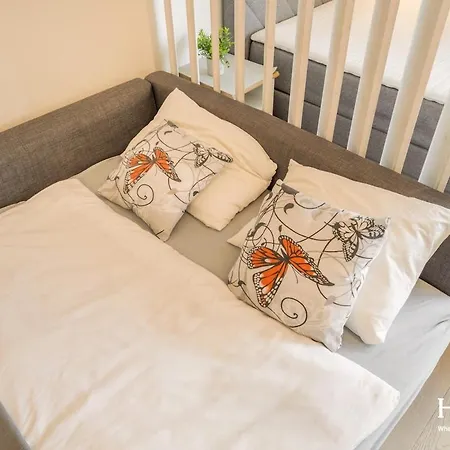 Appartement With Private Parking - Balcony - Center