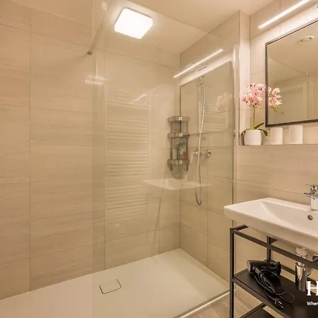 With Private Parking - Balcony - Center * פראג