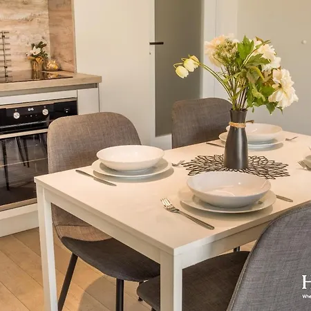 Appartement With Private Parking - Balcony - Center