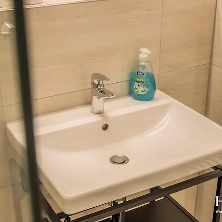 With Private Parking - Balcony - Center דירה