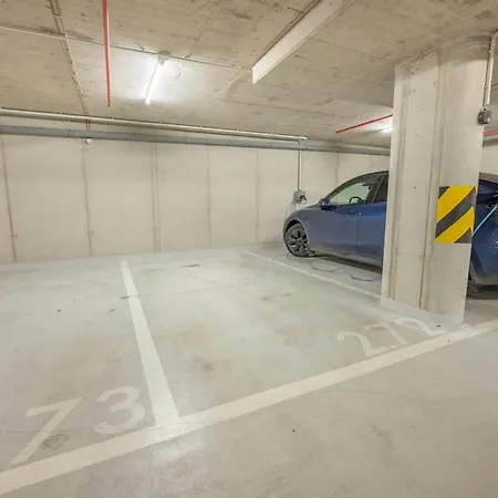 With Private Parking - Balcony - Center *