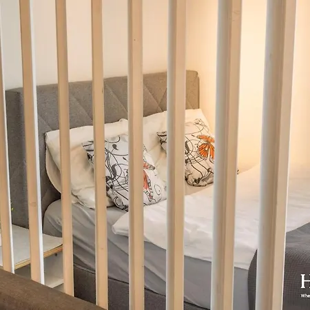 With Private Parking - Balcony - Center *