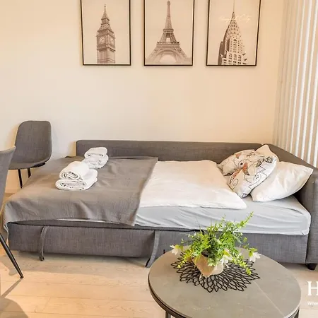 With Private Parking - Balcony - Center *