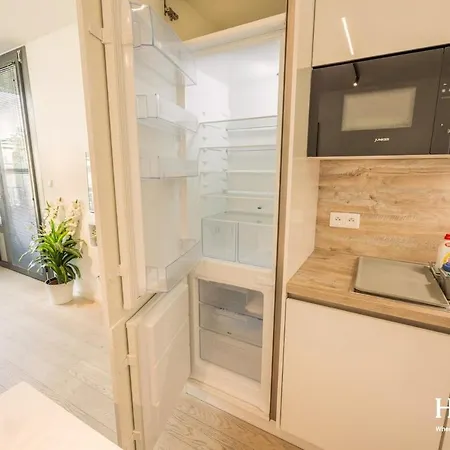 With Private Parking - Balcony - Center דירה *