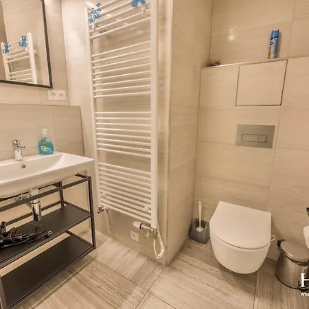 With Private Parking - Balcony - Center דירה
